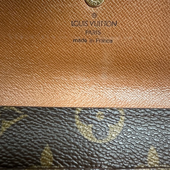 Authentic LV wallet - Picture 5 of 11